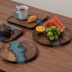 Turner Walnut Plates: Dishes Made Of Wood And Epoxy Resin