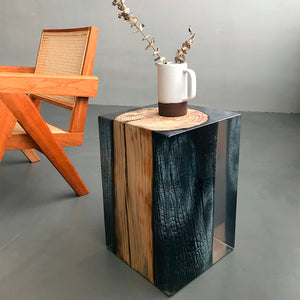 Leanne Resin Side Table: Coffee Table Made Of Wood And Epoxy Resin
